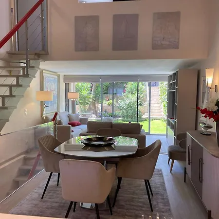 Ag000-293 4 Pieces 6 Personnes Agay * Saint-Raphael (Var)