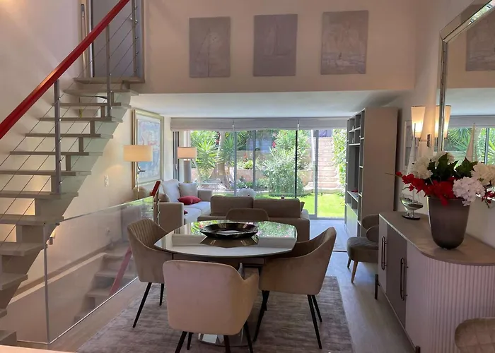 Ag000-293 4 Pieces 6 Personnes Agay * Saint-Raphael (Var)